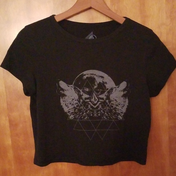 Volcom Tops - Wolf & moon graphic cropped tee